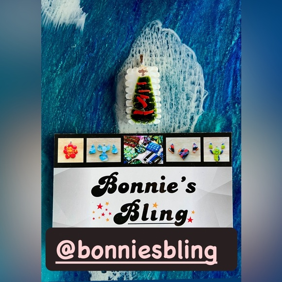 Bonnie’s Bling One Of A Kind Fused Glass Jewelry and Accessories to Wear. - Picture 2 of 13